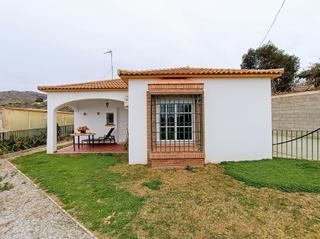 Chalet  Benajarafe alto. Casa de campo