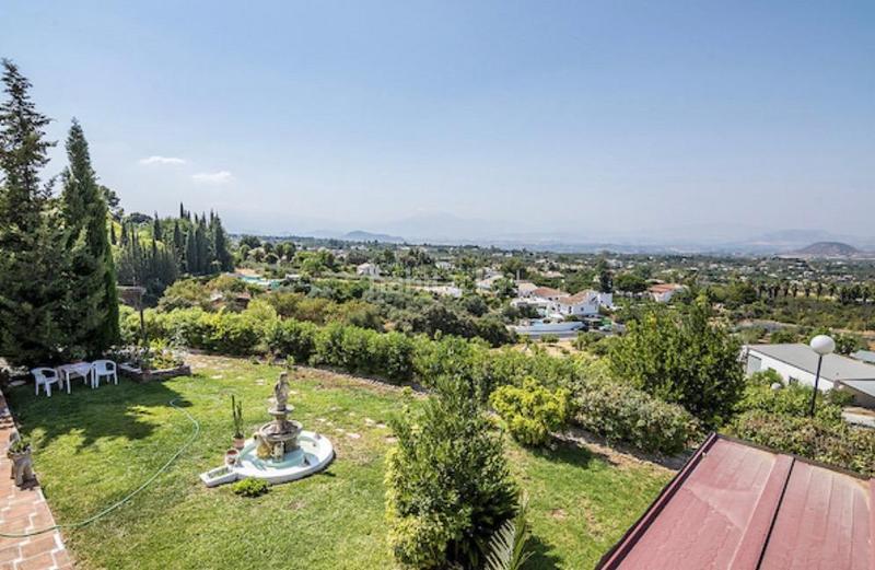 Foto a4f23018-124f-45f1-ab20-cc52b1889815. Chalet mit parking pool in Buenavista-Lauro Golf Alhaurín de la Torre