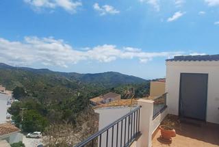Casa a Olías. El sol todos los dias amanece frente a esta casa.