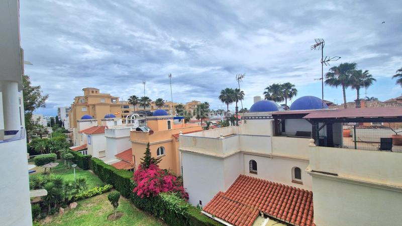 Foto 168cfc8a-4de1-432c-8023-759cb430ed66. Appartamento con piscina in Los Álamos Torremolinos