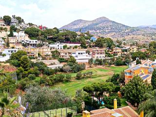 Xalet a El Candado. Chalet independiente con vistas a la bahía de málaga.