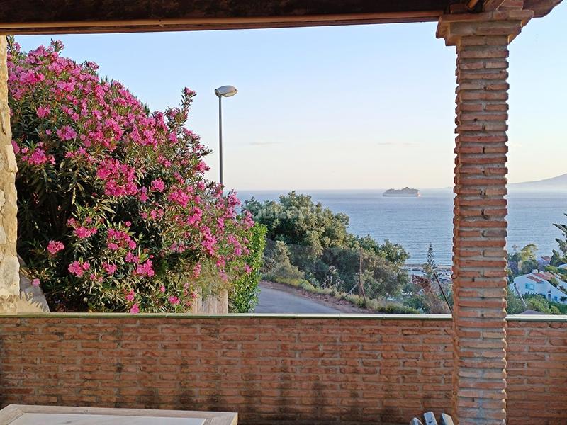 Foto 190df07b-4b1f-400e-b60d-083bcc15e6ae. Chalet avec chauffage parking piscine dans El Candado Málaga