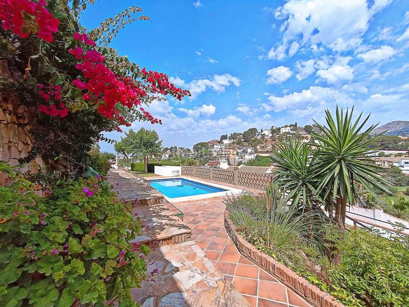 Foto 413784d7-70f5-45dd-8259-7462943dfe5e. Chalet avec chauffage parking piscine dans El Candado Málaga