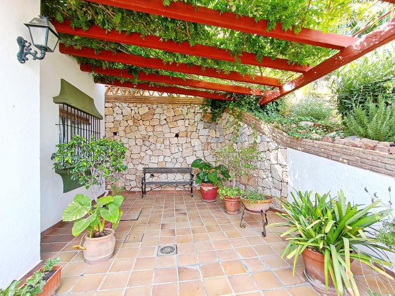 Foto 520bb24f-bf29-41a6-ae45-1653a4f6d0fc. Chalet avec chauffage parking piscine dans El Candado Málaga