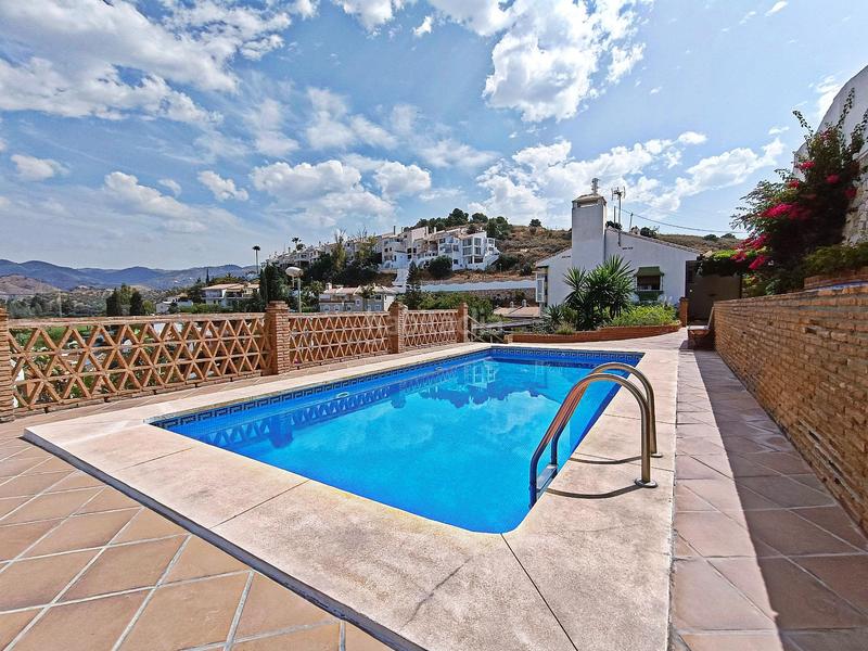 Foto 88245c25-131a-4786-8ec5-056a91028ed8. Chalet avec chauffage parking piscine dans El Candado Málaga