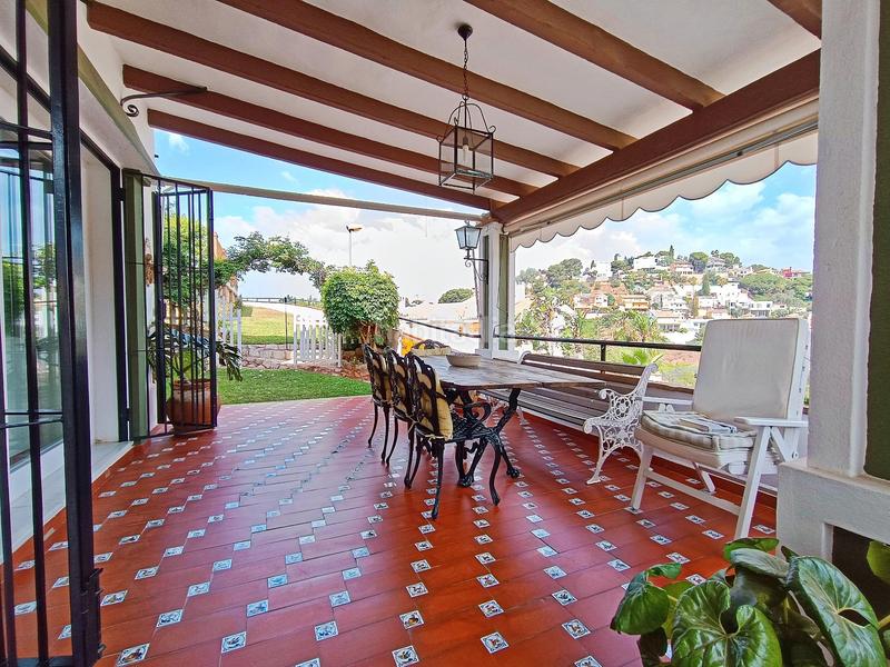 Foto f331b7a7-aaa5-4d20-b226-46656c07c564. Chalet avec chauffage parking piscine dans El Candado Málaga