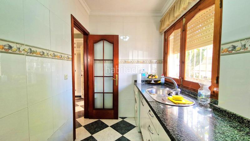 Foto d90be446-56db-47b3-992b-c69404111fde. Planta baja en Centro Nerja