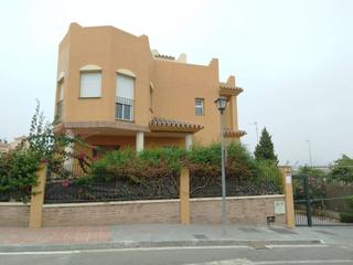 Casa aparellada a El Tomillar. Una casa para disfrutarla