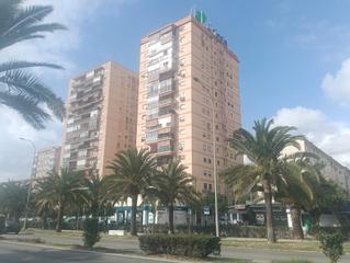 Appartamento in Calle mondragón 2. Impresionante piso en la mejor zona de ciudad jarrdín