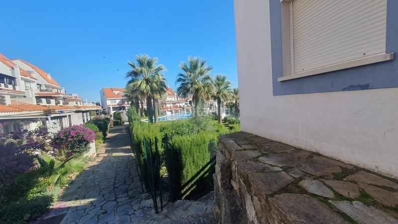 Foto 4f7f3628-e845-46a0-aacc-f98ef34cc1e6. Piso  luminoso con gran terraza en vistalmar duquesa norte en Manilva