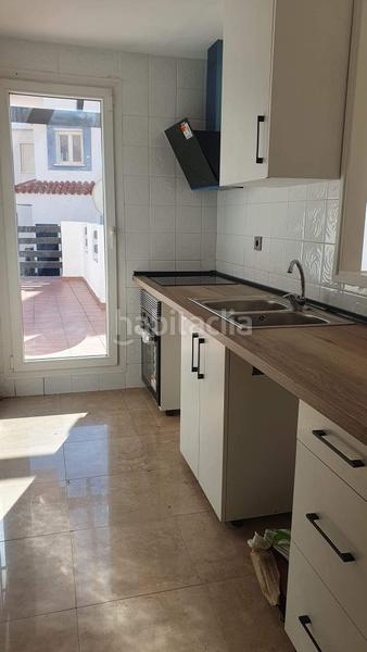 Foto ac1f6252-d9d5-41a0-acdb-eb5a67cb0a86. Piso  luminoso con gran terraza en vistalmar duquesa norte en Manilva