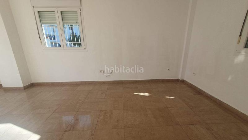 Foto e5ff9514-de94-4e9c-ae99-f4ae2428a252. Piso  luminoso con gran terraza en vistalmar duquesa norte en Manilva