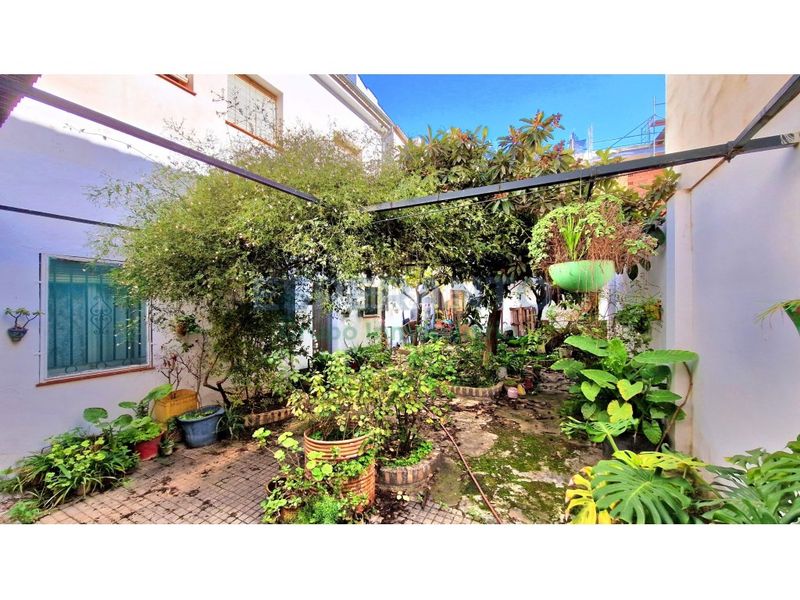 Foto 0154e0c0-0c0d-43e0-af3d-b13b120bfa20. Casa amb aparcament a Centro Antequera