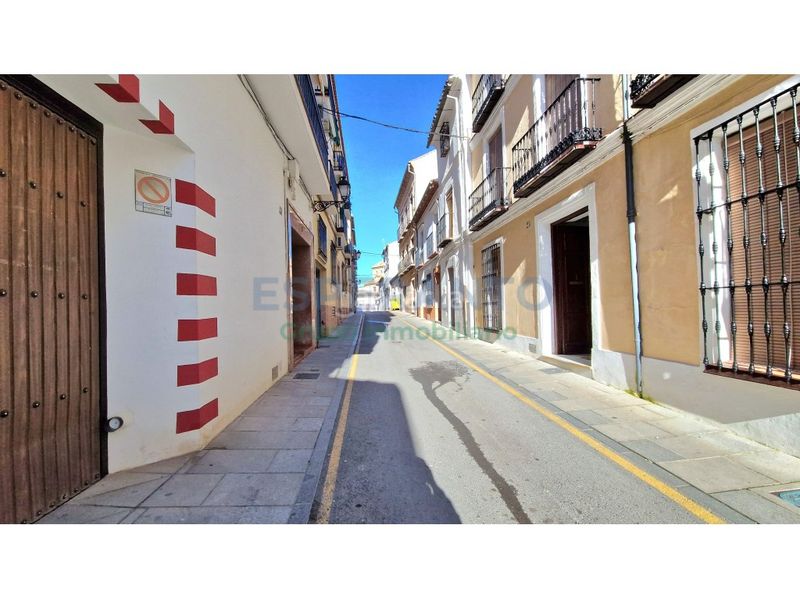 Foto 09d4749a-e548-46c2-b29a-fd3f976b66c5. Casa amb aparcament a Centro Antequera