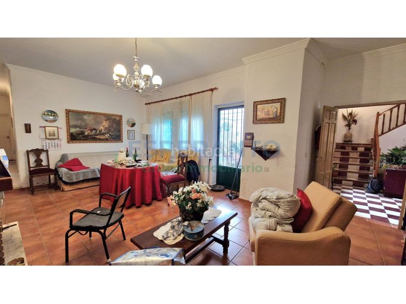 Foto 9d2df4a7-3297-48bc-bdf3-b28786114bdf. Casa amb aparcament a Centro Antequera