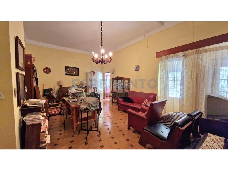 Foto bf466c36-c841-4307-bea2-ceb29a6913c8. Casa amb aparcament a Centro Antequera