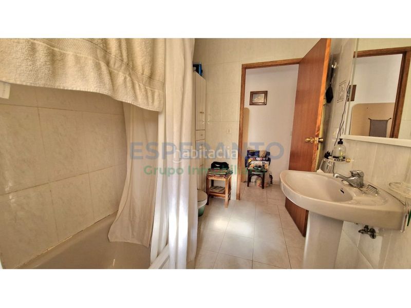 Foto fbc88149-91bb-4170-b8e1-91bcc47eb5f6. Casa amb aparcament a Centro Antequera