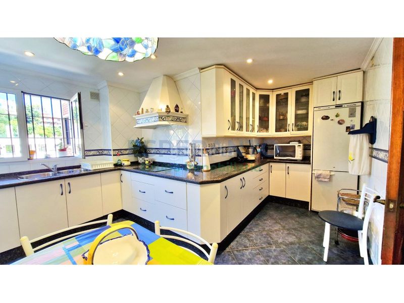 Foto 7f09ee86-86ab-458f-b63e-da8b04cd36e2. Pis amb aparcament a Limonar Málaga