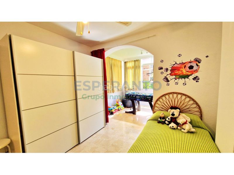 Foto e38e0ecb-b2e3-423f-896c-a541532ba7ea. Pis amb aparcament a Limonar Málaga