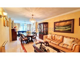 Appartamento  C. república argentina, 29. Piso 4 habitaciones venta málaga