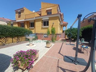 Casa adossada a Manantiales - Lagar - Cortijo