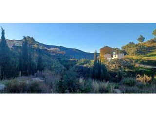 Masia a Totalán. Para vivir comodamente en la naturaleza todo el año