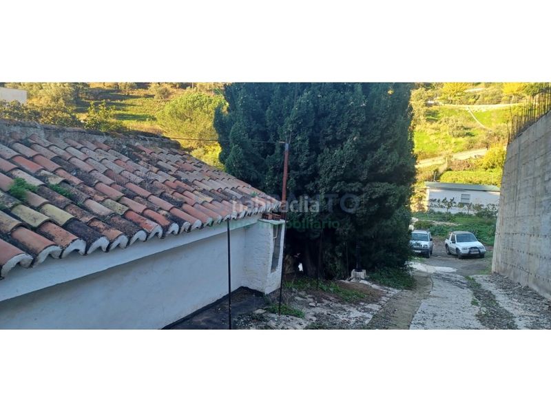 Foto b7251f22-4eba-4613-8a44-c232107ba677. Masia amb aparcament a Totalán