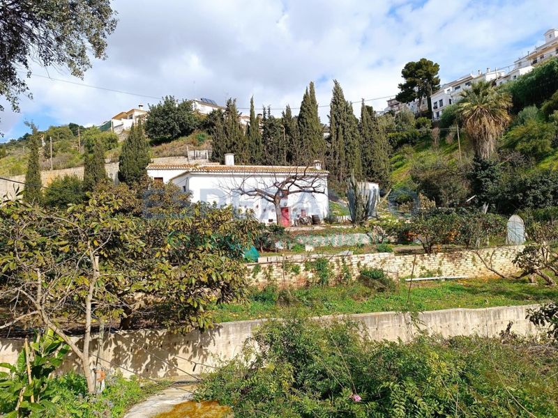 Foto b7916de0-e2c2-406d-bcbc-6eb974af2131. Masia amb aparcament a Totalán