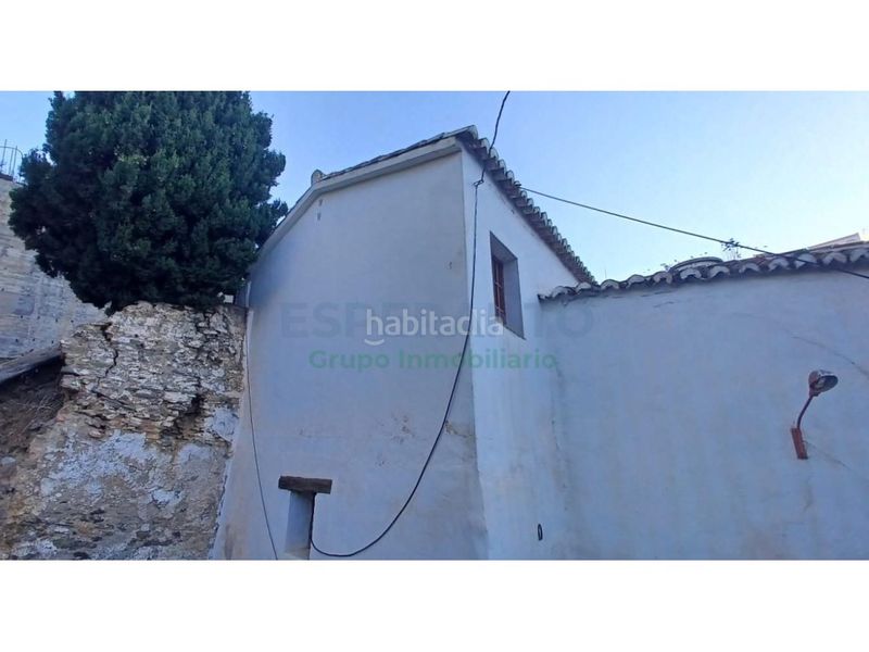 Foto d9896bea-7a23-4c5e-b87a-cc17f78dc299. Masia amb aparcament a Totalán