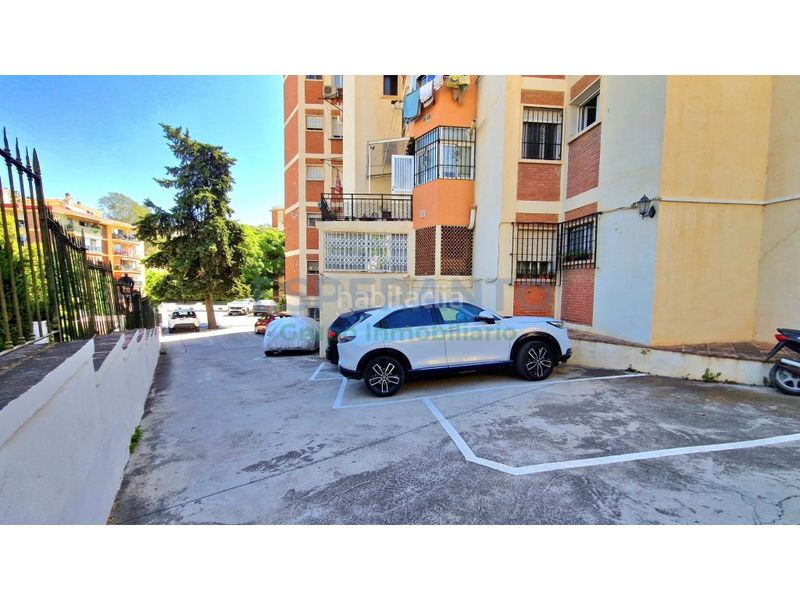 Foto 410404d2-8a85-4965-bef7-ef5271348136. Flat with parking in Limonar Málaga