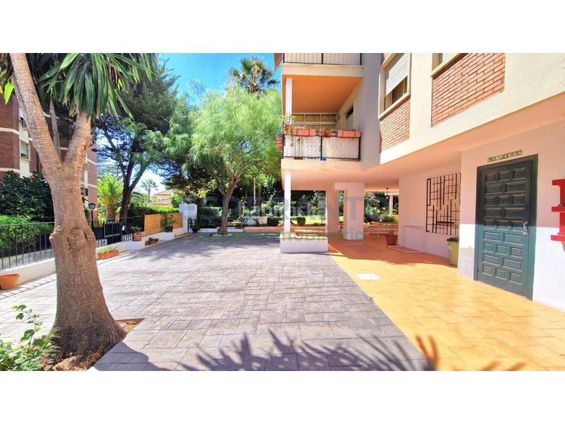 Foto bf66dd2f-0895-4be3-9a7b-7745ae481121. Flat with parking in Limonar Málaga