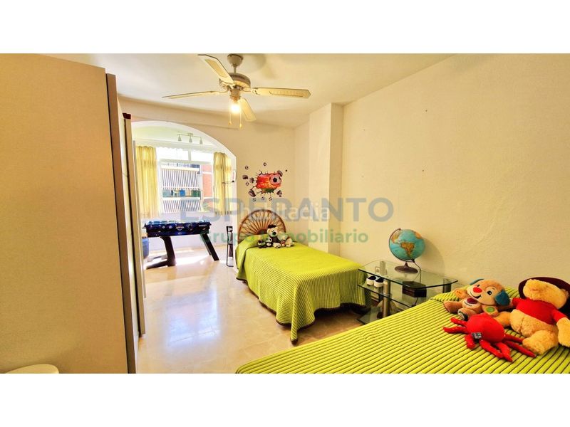 Foto f41755cc-40e9-48c2-8a12-c21de71f1228. Flat with parking in Limonar Málaga