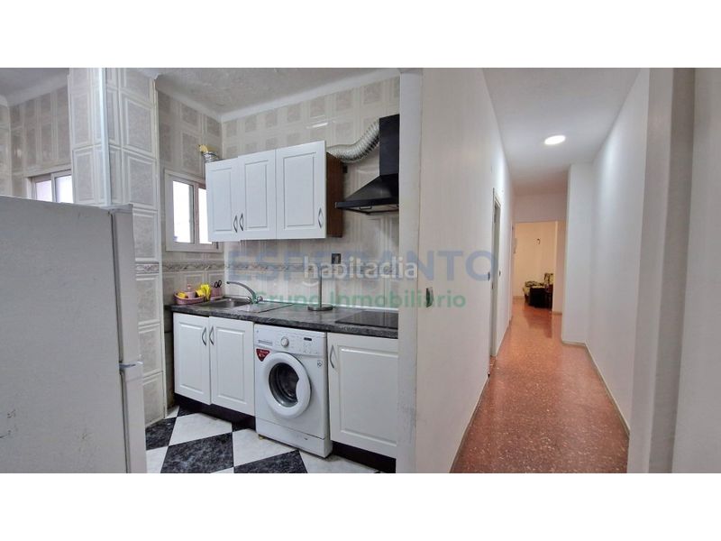 Foto cceeb175-0484-46a8-adad-c553c01a5ce3. Pis a La Trinidad Málaga