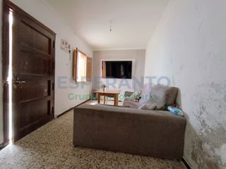 Casa  Calle parras. Casa de pueblo en guaro