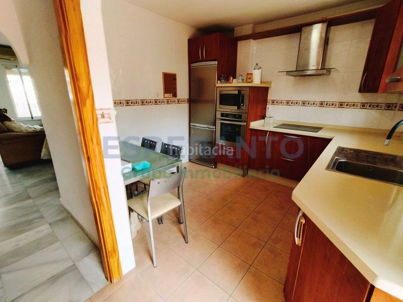 Foto 4648f690-e20a-42f1-9dbb-aa2b45c81c9e. Casa adossada amb aparcament a estación de Cártama Cártama