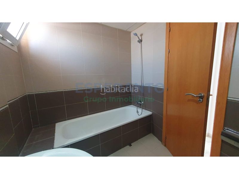 Foto af851ae4-d828-4079-ba16-a3600b908e98. Àtic amb calefacció aparcament a Cancelada Estepona