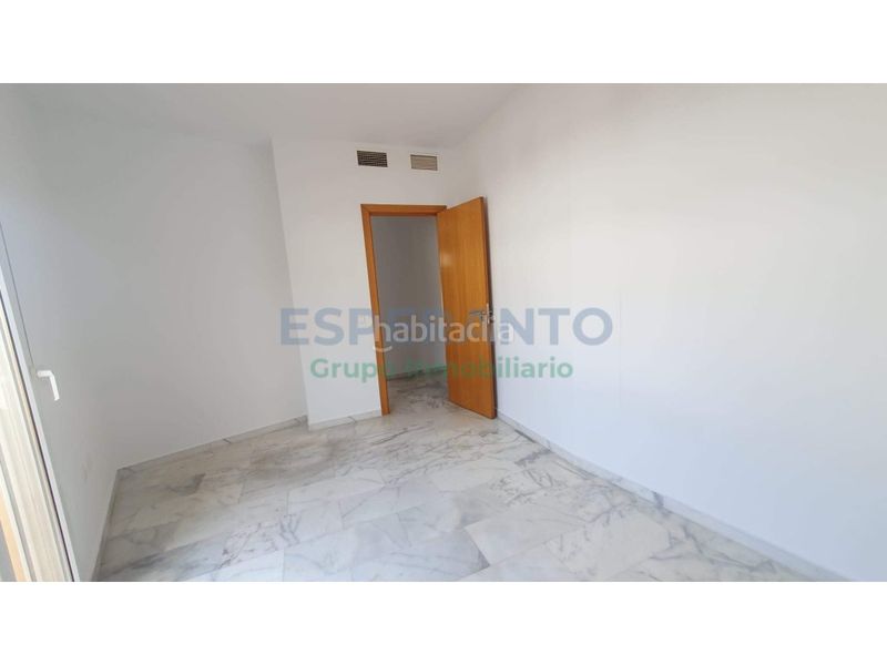 Foto cbb9aa3b-81f8-497b-8dac-d2fb1b56445c. Àtic amb calefacció aparcament a Cancelada Estepona