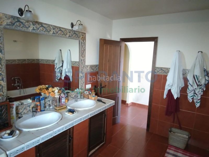 Foto 81a00e58-0e12-4b7f-a98f-582154f7fa2d. Casa amb aparcament a Olías Málaga