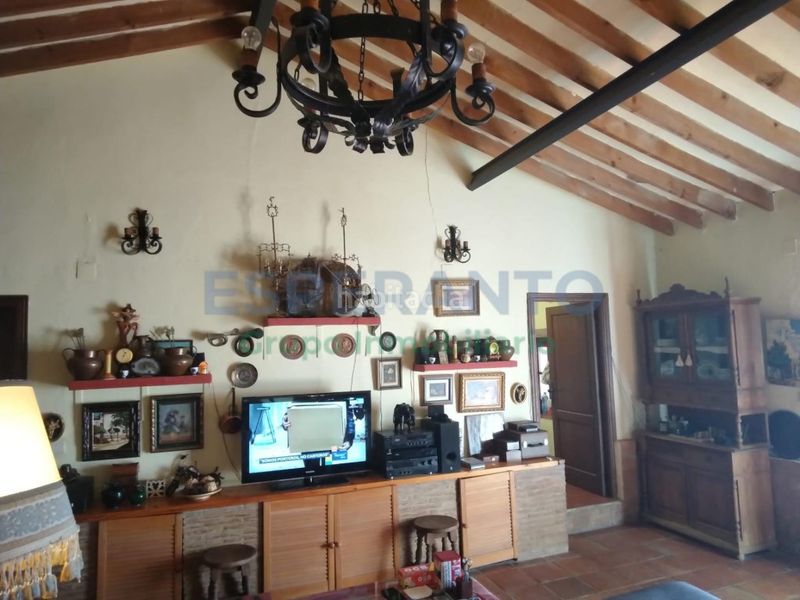 Foto 8ab602fe-88a3-4772-bbb5-92759d2c646d. Casa amb aparcament a Olías Málaga