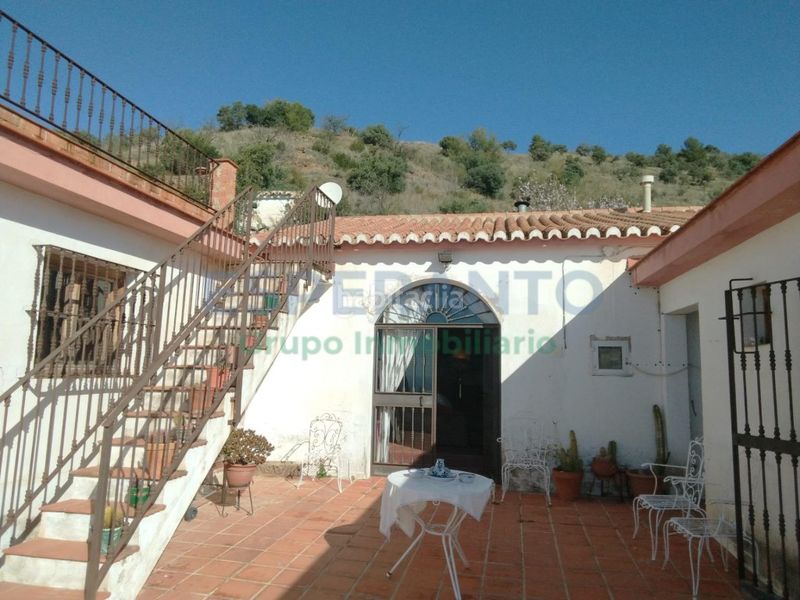 Foto 96f8a043-2c33-4f71-acdc-510c8527d7bb. Casa amb aparcament a Olías Málaga