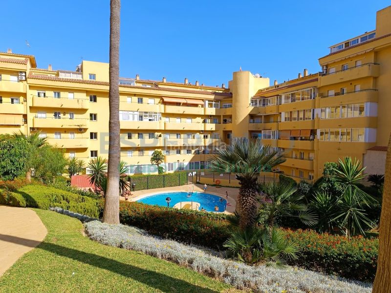 Foto 0d8a65f8-fad0-4033-a4ad-ead5c6291041. Pis amb aparcament a Los Pacos Fuengirola
