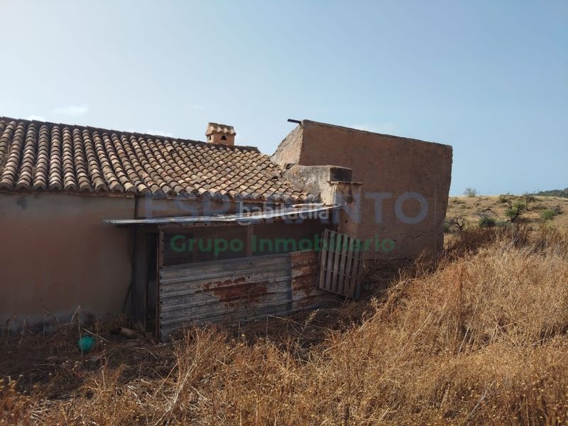 Foto c7e4d162-cf0b-4af9-b873-7396d4e52ad8. Terreny residencial a Pinares de San Antón Málaga