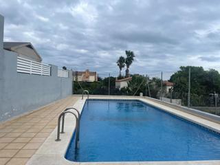 Reihenhaus in Playa-Ben Afeli. Preciosa casa pareada en la playa de benafelí, lista para entrar