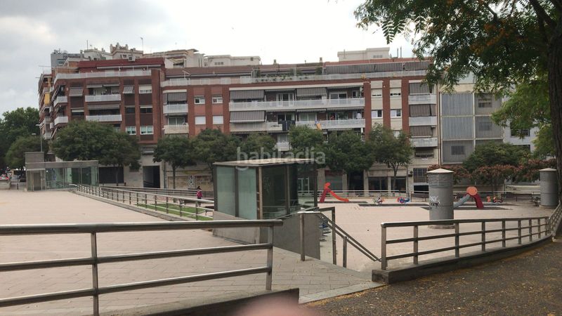 Foto 6a80d458-f844-4949-acd4-67099d43e5f9. Parking coche plaza de aparcamiento coche mediano, finca señorial en Badalona