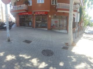 Local commercial  Carrer del doctor robert. Excelente local apto cualquier actividad muy luminoso