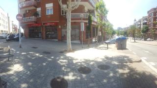 Local Comercial  Carrer del doctor robert. Excelente local apto cualquier actividad muy luminoso
