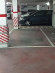 Lloguer Aparcament cotxe a Centre. Plaza de aparcamiento coche mediano, finca señorial