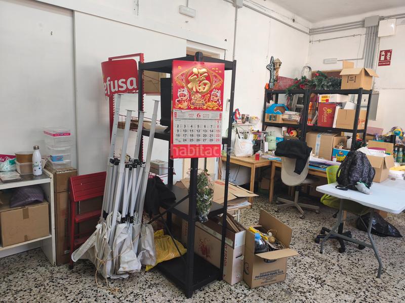 Foto 054db0b4-fe0f-4591-9bd8-d581f2365327. Traspaso local comercial ¡¡ ocasión !! tienda de golosinas en funcionamiento en Badalona