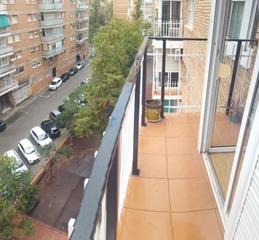 Piso en La Guineueta. Excelente piso junto mercado guineueta