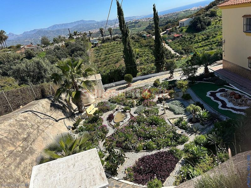 Foto 89d6ba54-4ab5-4d95-86c7-f3ee4d0fc543. Country house with pool in Almayate Bajo